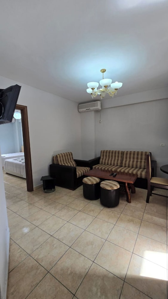 Tirent Apartment - Cozy Bedrooms Stay by Golem Beach.