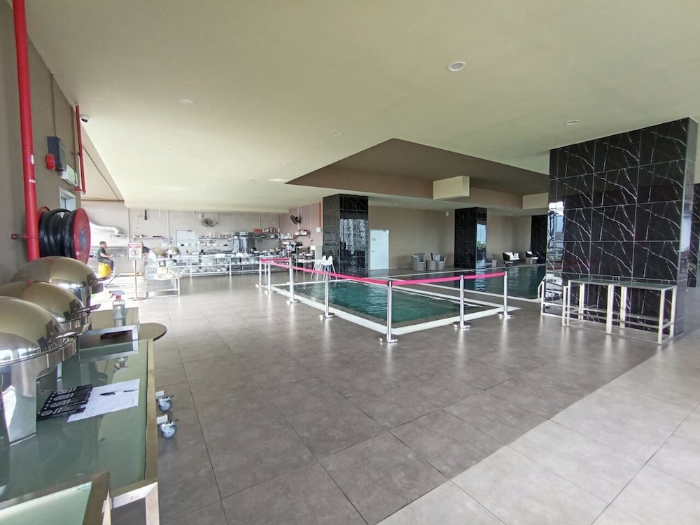 ICC Luxury Suites By Grab A Stay