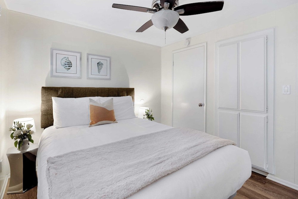 Balboa Breeze by Avantstay Beachfront Retreat + Ocean View