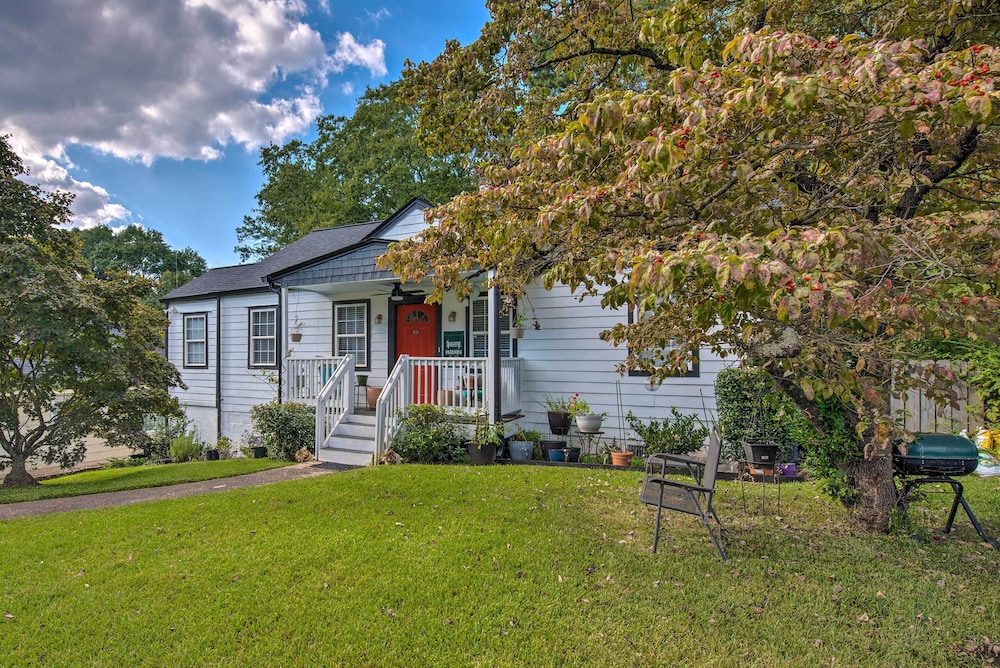 Pet-friendly Atlanta Home < 5 Mi to Downtown! view 5