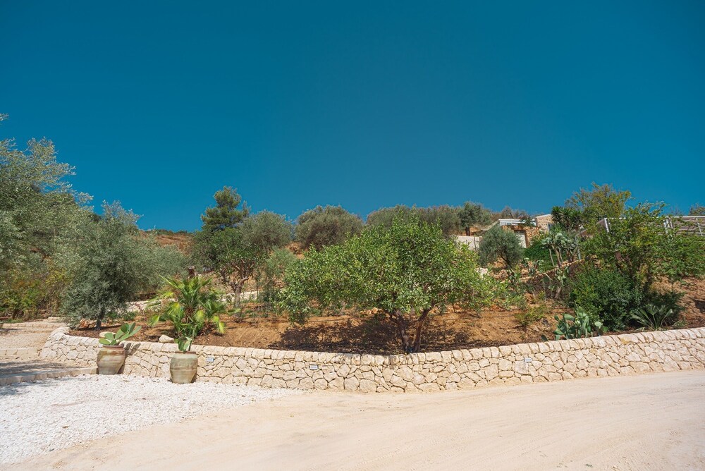 Azalo Country House view 4