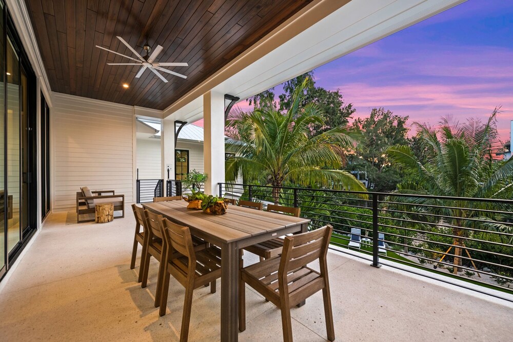 Salty Oak in Siesta Key view 4