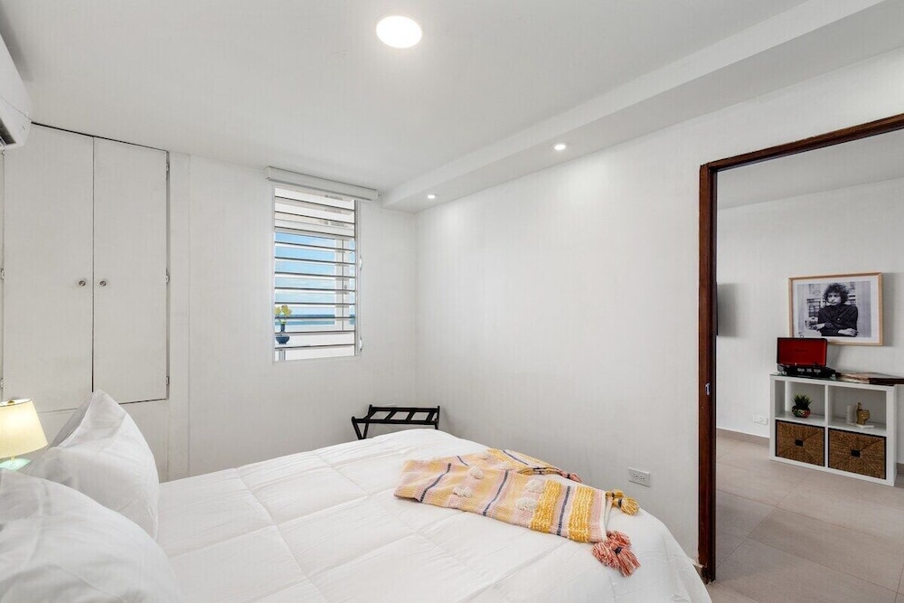 Puerto Rico Condado Beachfront w Pool Rental Otium Rentals - Property Image 24
