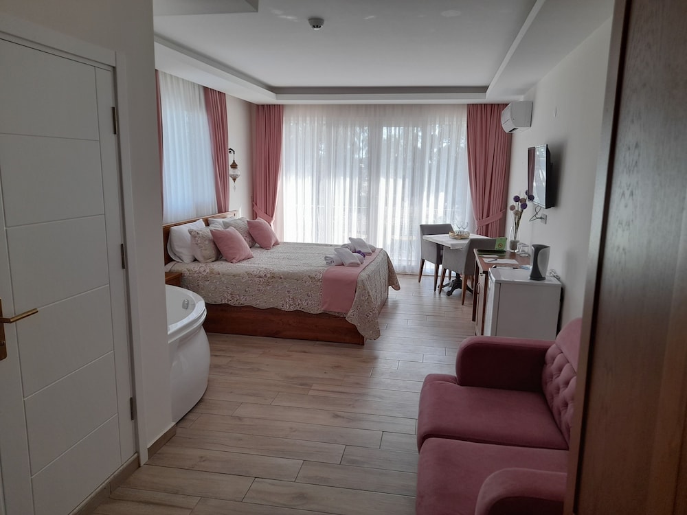 Infinity Ruby Hotel - Image 31