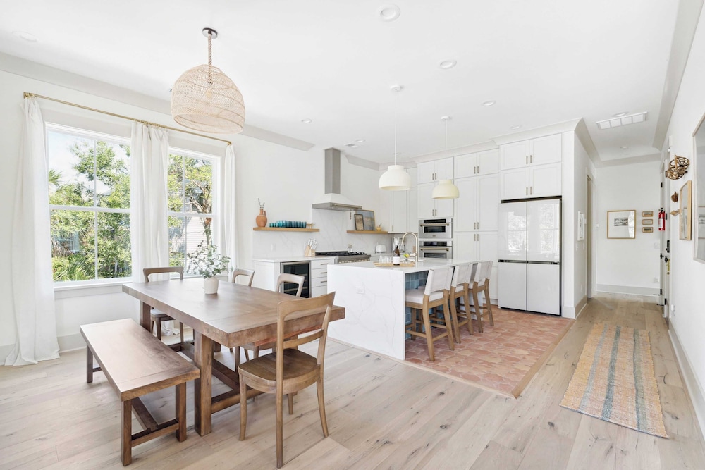 Windward House by Avantstay Walk to Beach + Restaurants Saltwater Pool
