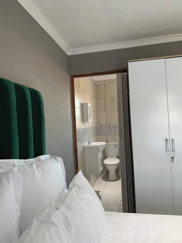 Room in B&B - Beach View, En-suite Bedroom4