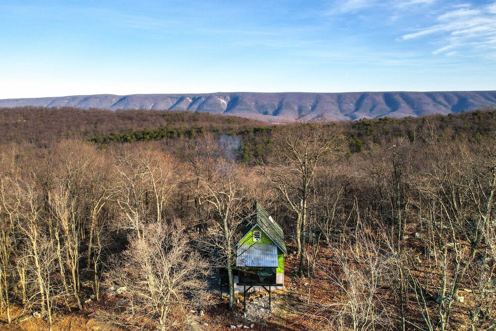 Great Cacapon Cabin w/ Mountain Views view 4