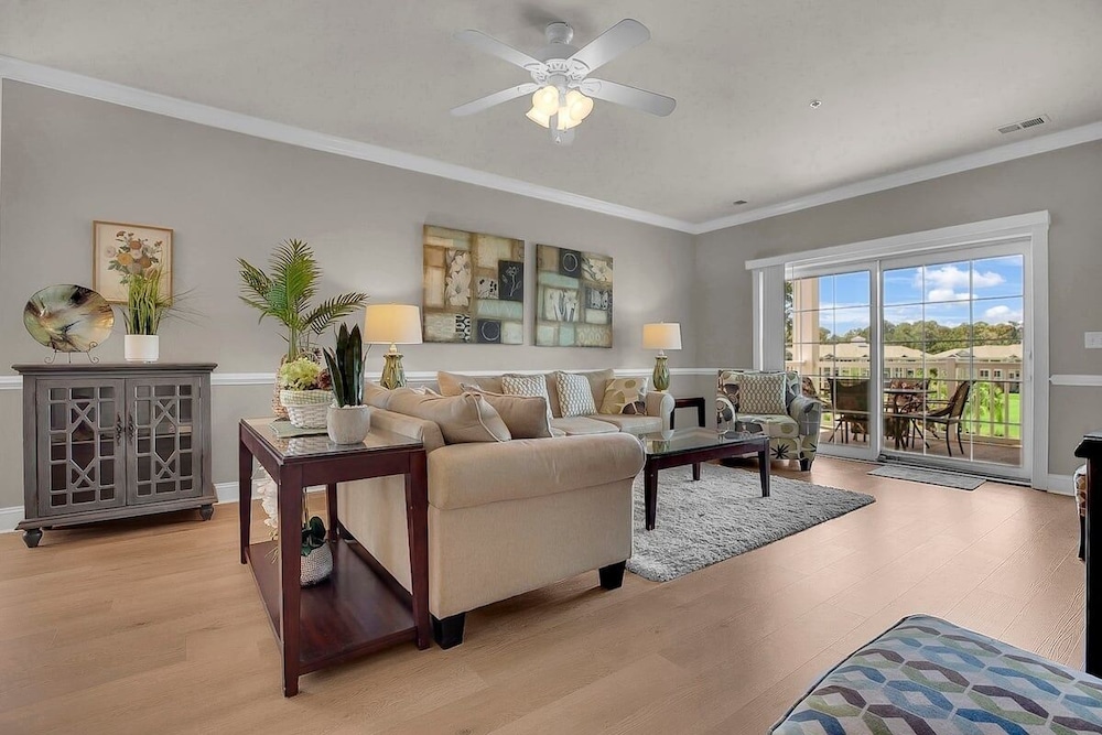 Magnolia Pointe Luster Leaf 4890-301 3 Bedroom Condo