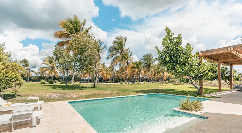 Tropical Villa With Maid and Butler in Cap Cana view 4