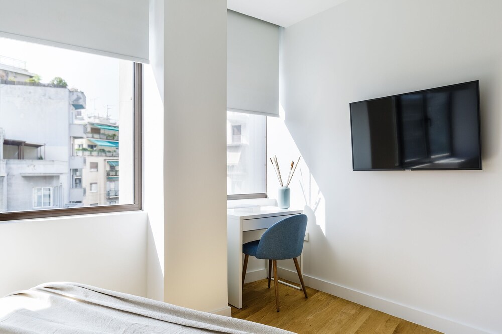 UPSTREET Spacious 2BD Apt Acropolis Museum
