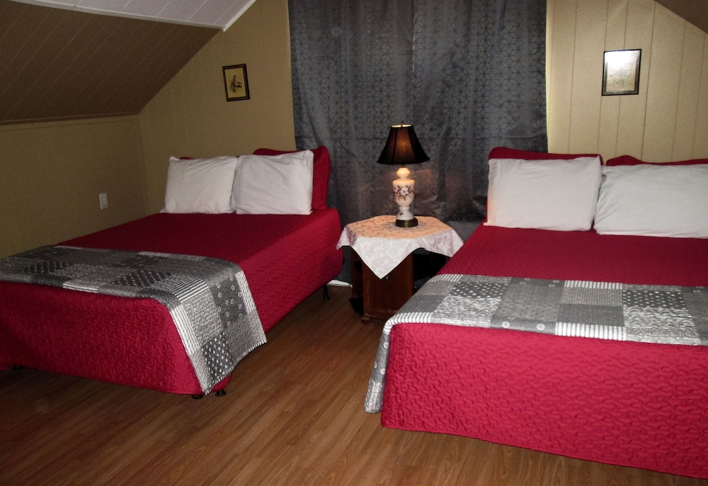 Edgewater Resorts - Edgewater Inn