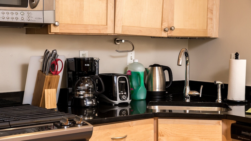 Thomas Circle 2br Furnished Condo 2 Bedroom Apts