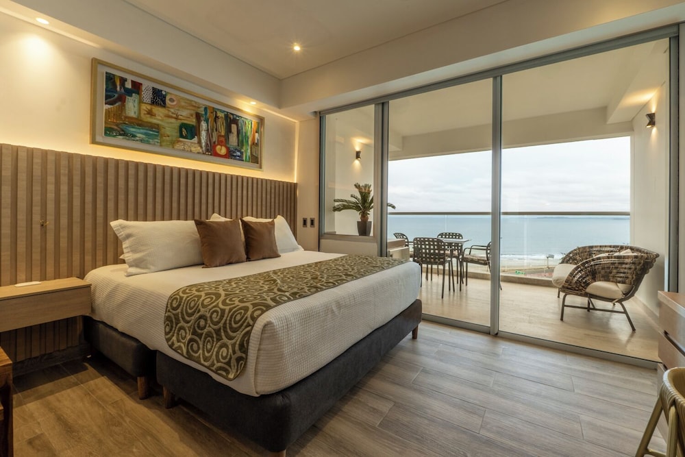 Cartagena Beach Resort 927
