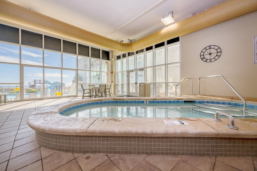 Phoenix Gulf Towers 1006 2 Bedroom Condo