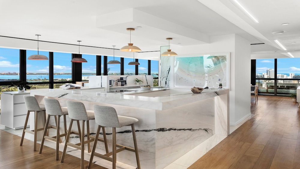 Luxury Vacation Rentals at The Setai by LRMB