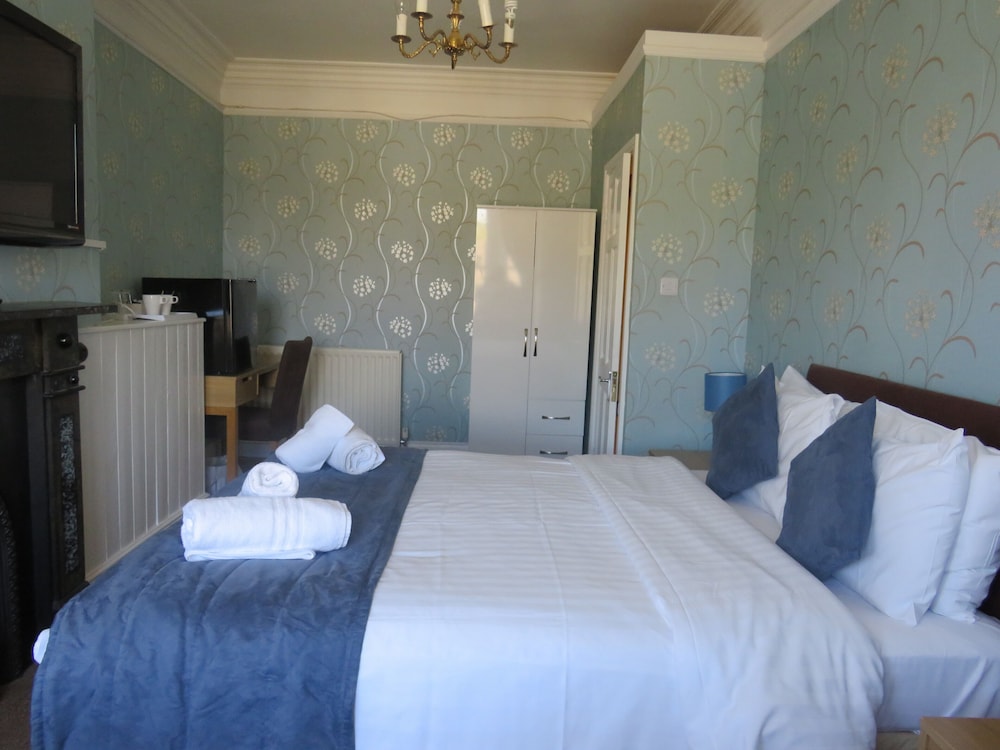 The Queens Arms Hotel
