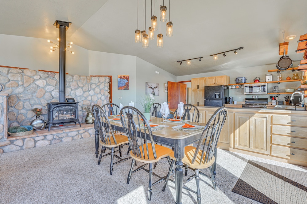 24str-00027 Fairplay Cabin w/ Mountain Views!