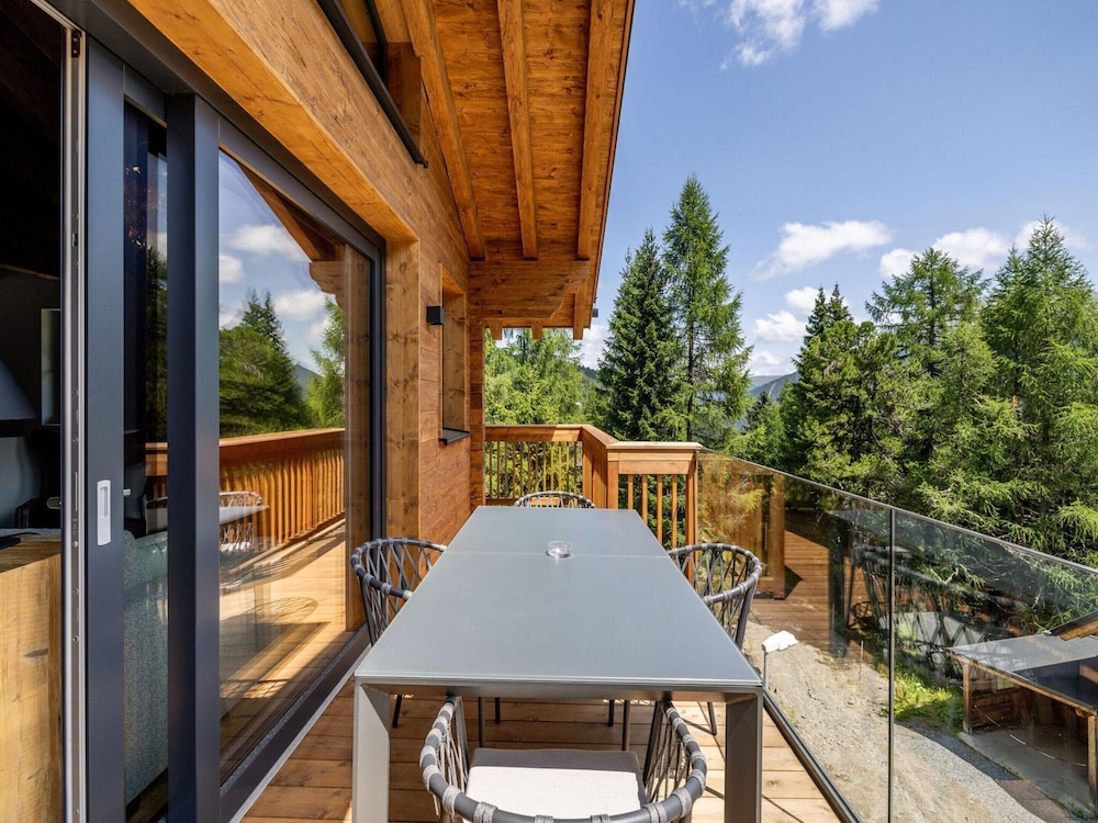Attractive Chalet on the Ski-slopes
