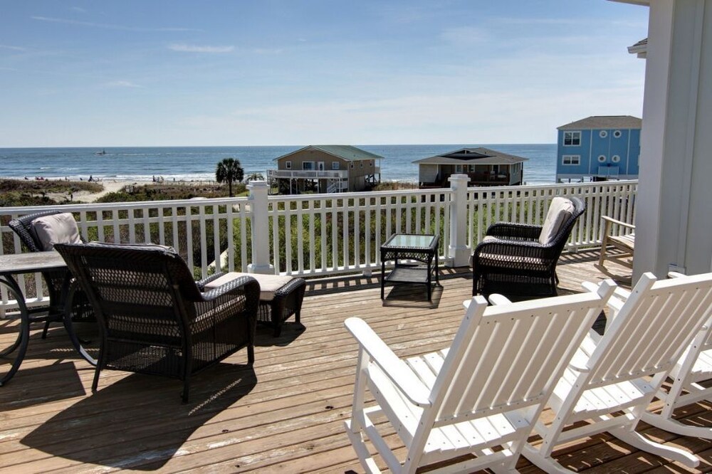 Dune Escape 5 Bedroom Home by RedAwning