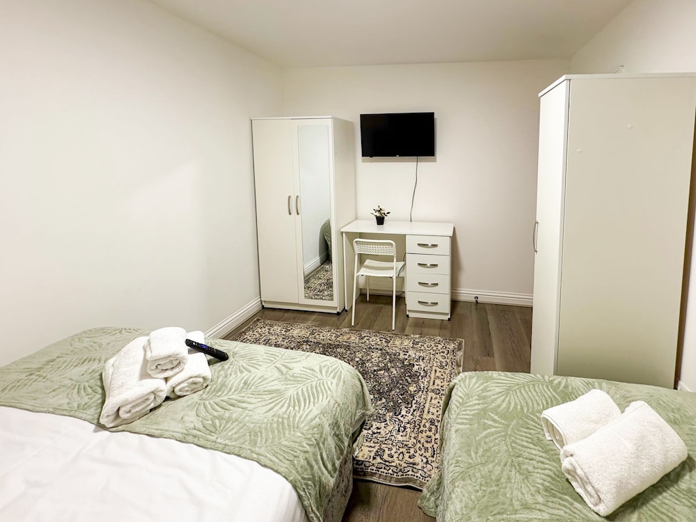 Heathrow Lodge B&B