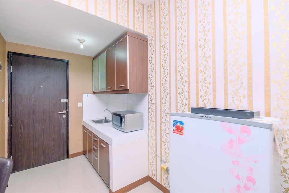 Nice And Minimalist Studio At Park View Condominium Apartment