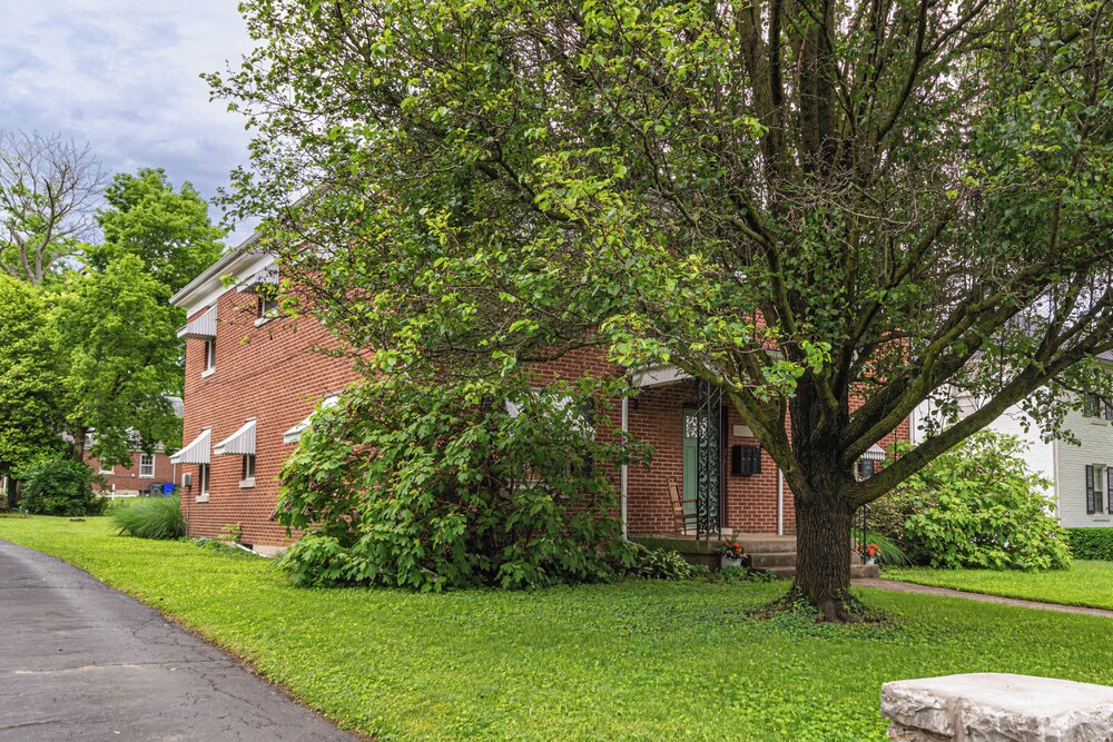 5 Mi to Keeneland - Chic Lexington Apartment! view 5
