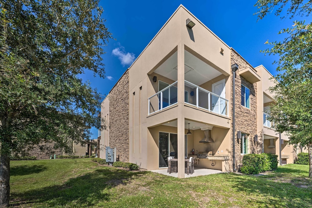 Upscale Townhome Close to Walt Disney World!