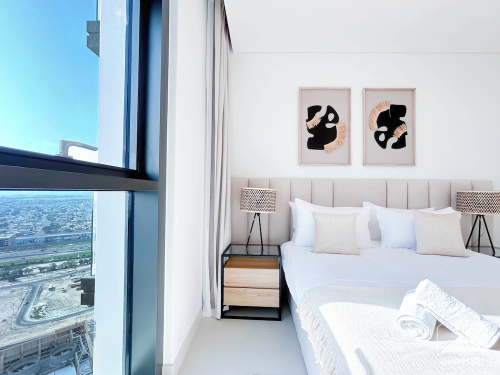 Elegance at Burj Crown Downtown Balcony & View