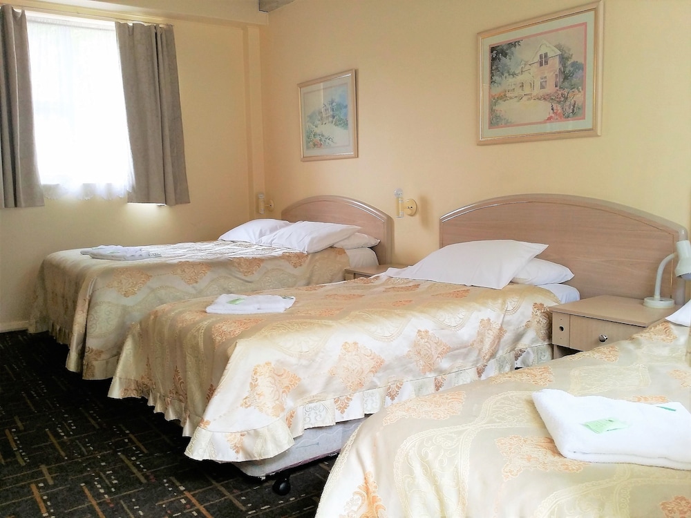 Clarendon Motel and Guesthouse view 3