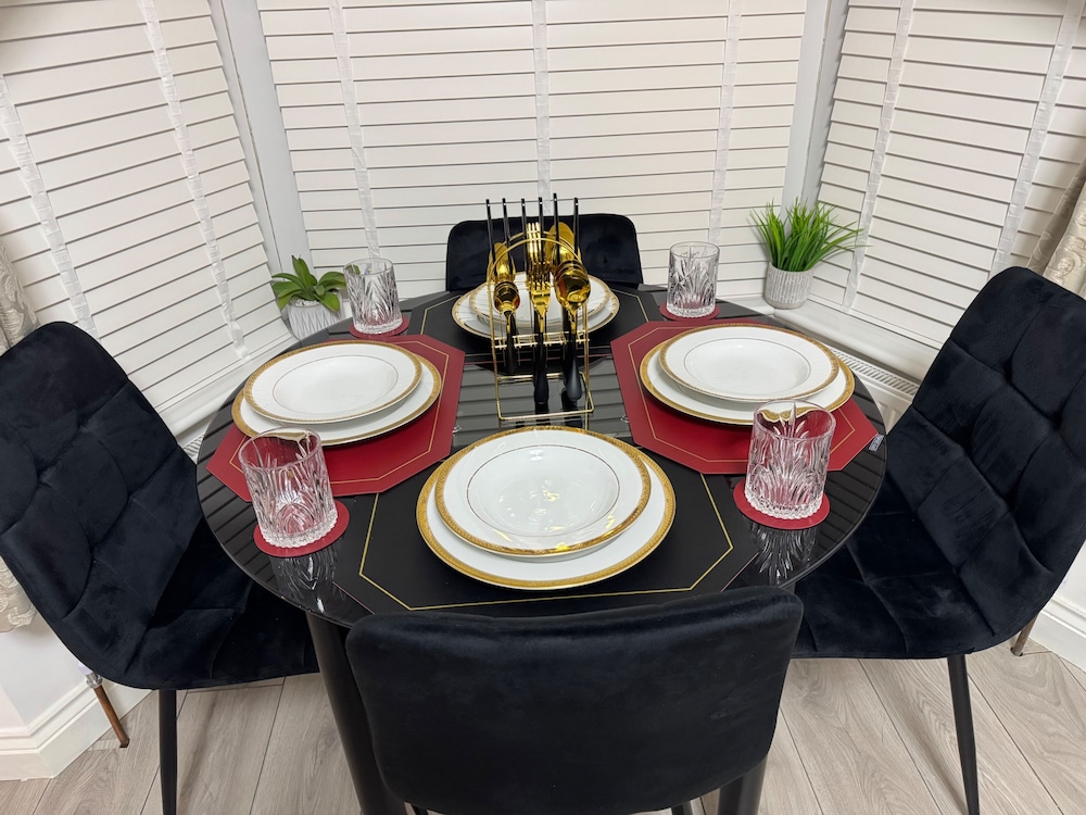 Cozy 2br-5guests-near Attractions-garden