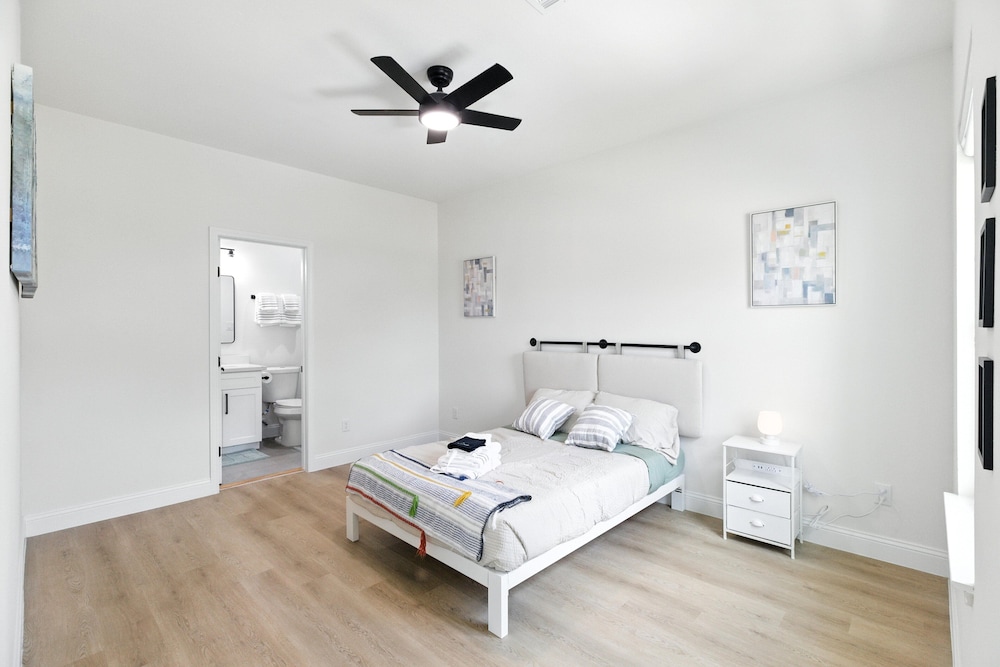 Houston Cozy Retreat 3br 3ba Downtown Views 3 Bedroom Duplex