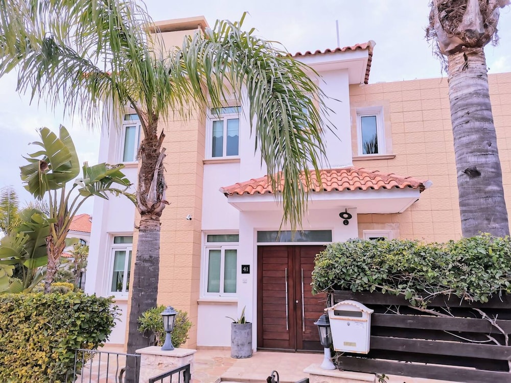Artemis Villa in Protaras 100m From the Sea