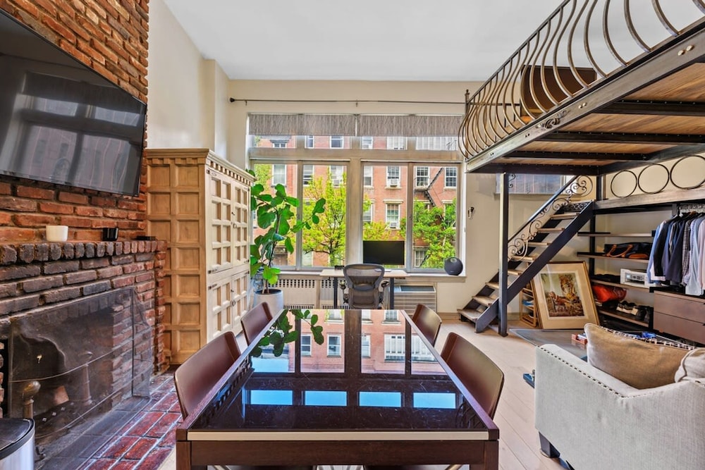Charles Court II by Rovetravel West Village Loft