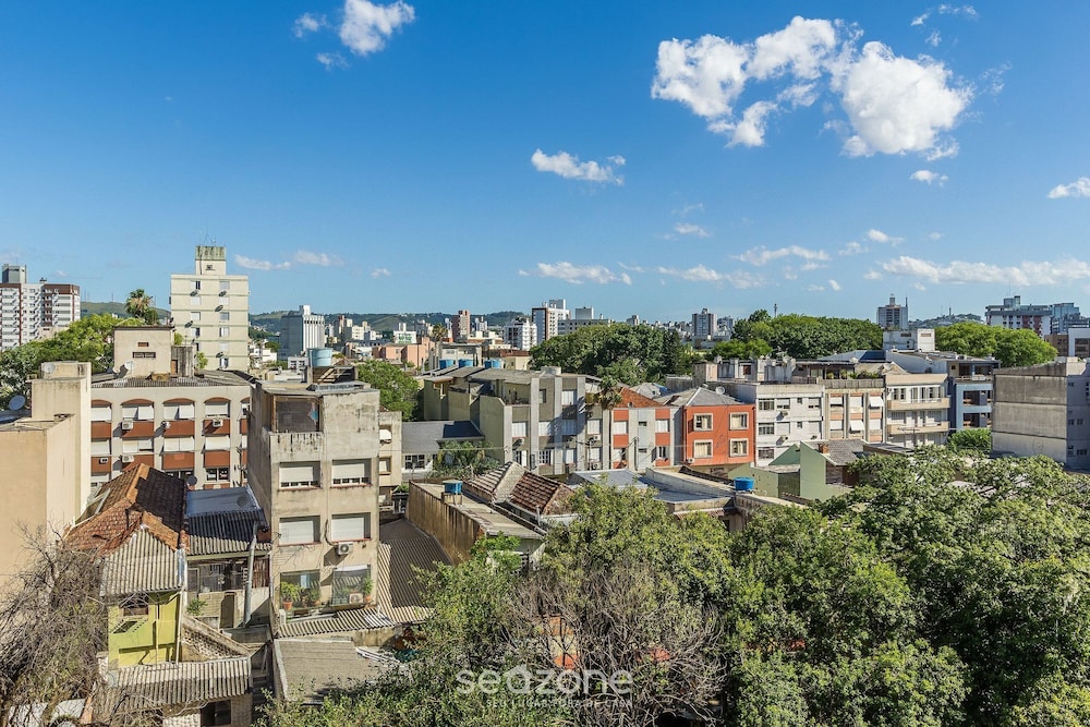 Condominium w/ Complete Leisure Facilities and Unbeatable Location in POA - Bles