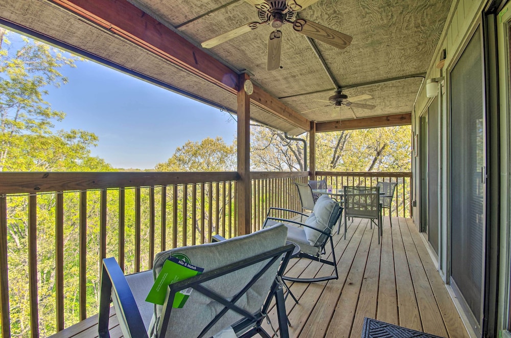 Branson Vacations - Cozy Branson Getaway  2 Mi to Silver Dollar City! - Property Image 1