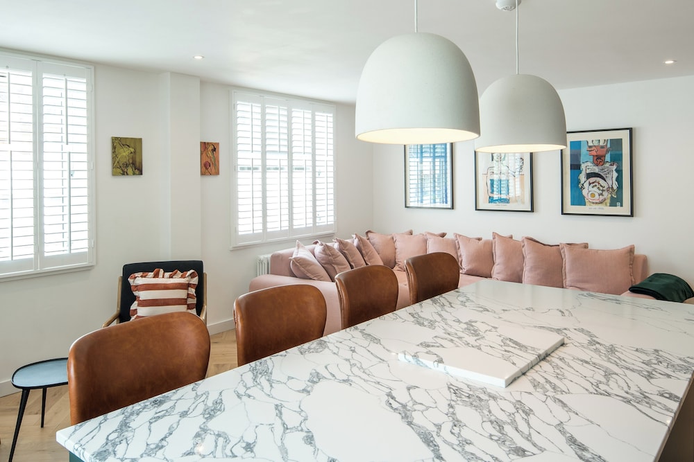2Bed 2Bath Stunning Shoreditch Apartment