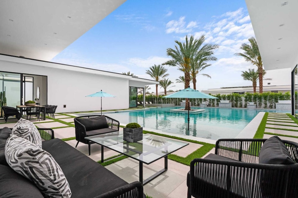 Villa Sleeps 17 w/ Pool, Firepit, Putting Green Bravo Villa 3 by Avantstay