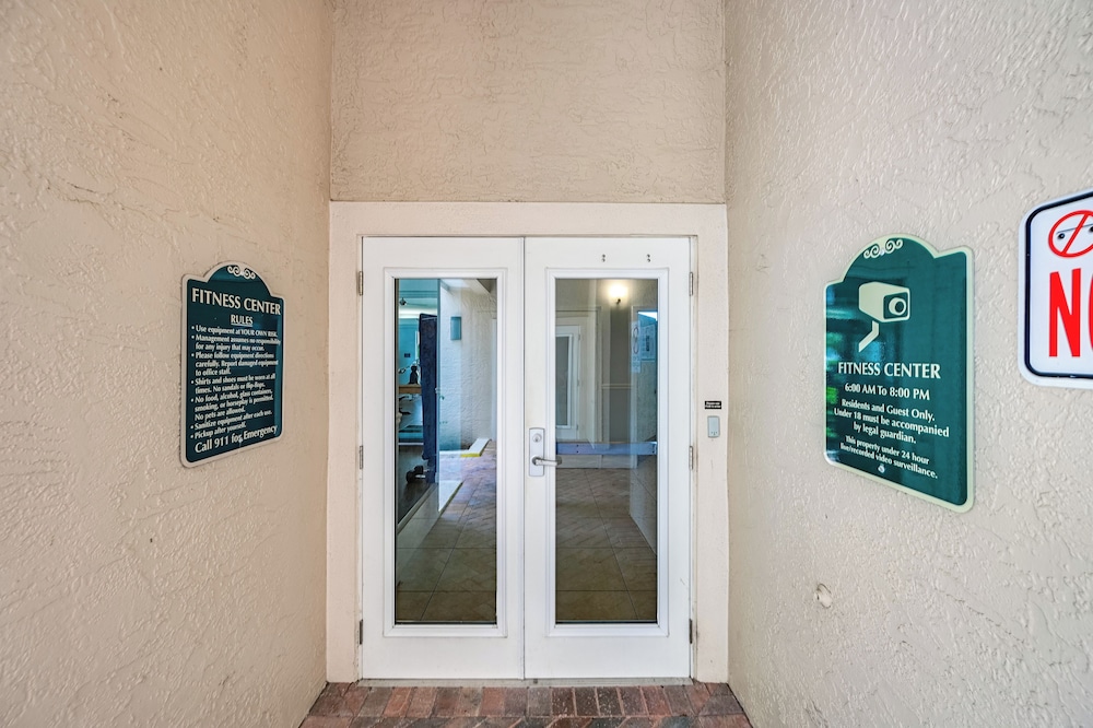 Resort Community Escape: Naples Home 5 Mi to Beach