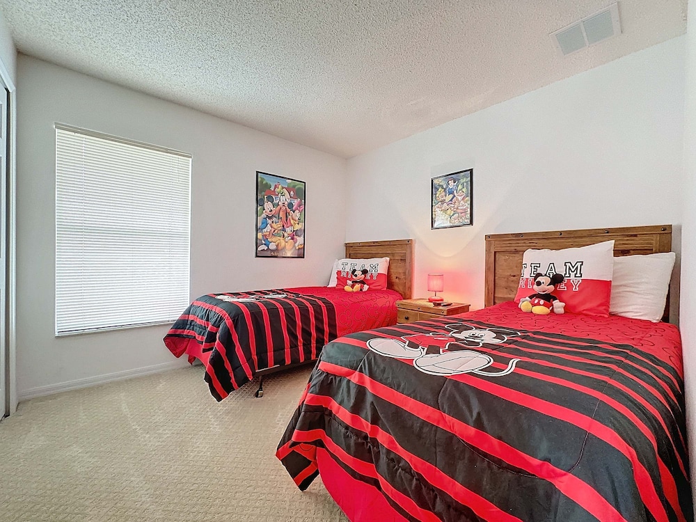 South Facing Pool Home With Golf Course Views