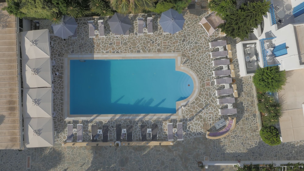 Zoumis Residence