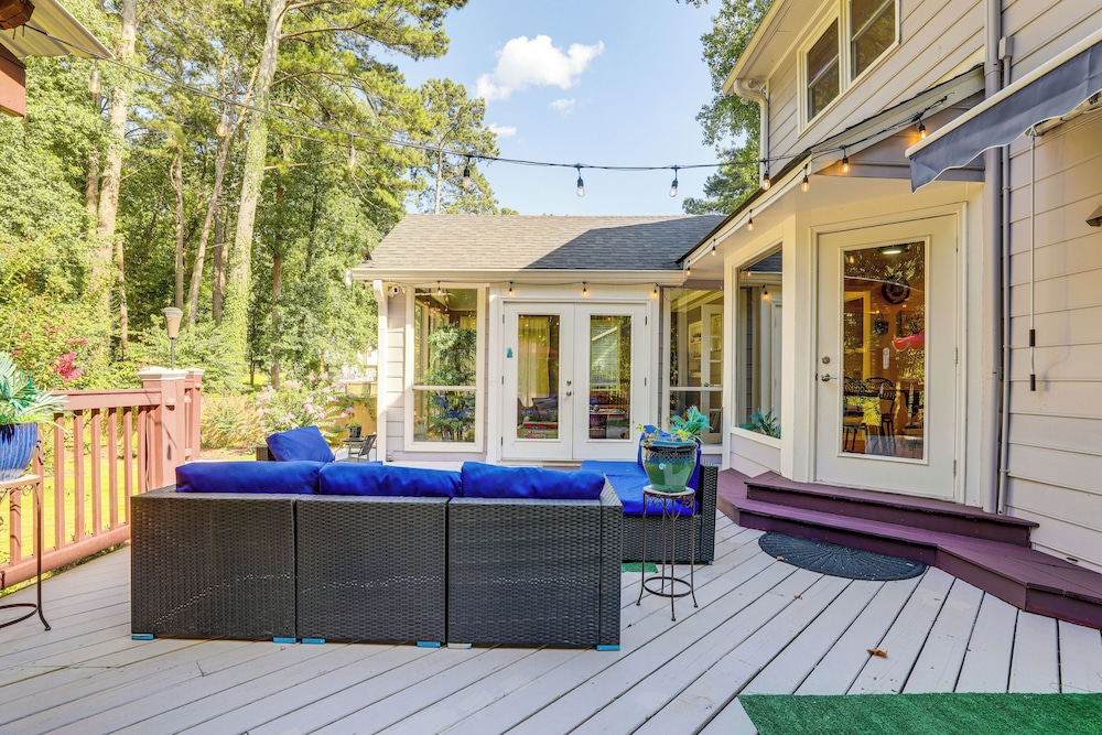 6 Mi to Stone Mountain Park: Home w/ Deck!