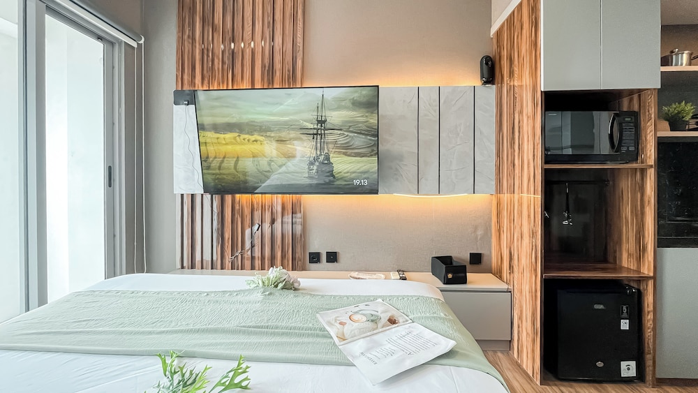 Cozy Stay Studio Apartment At M-Town Residence