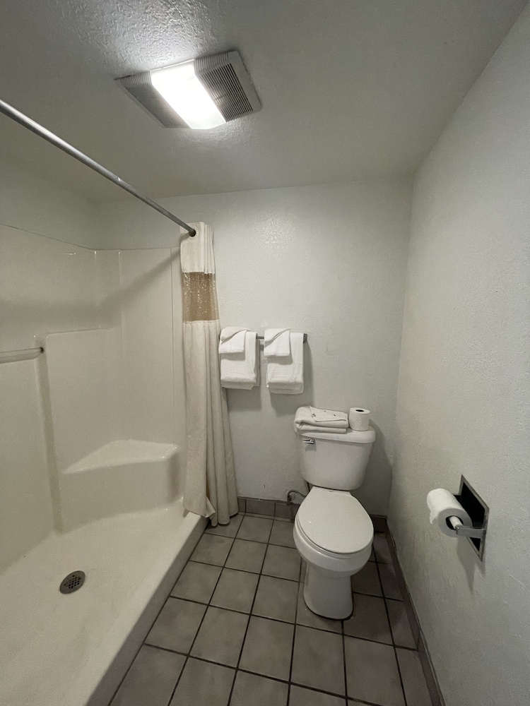 Four Corners Inn