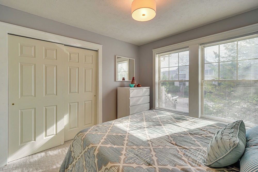 Spacious Modern Home ~ 1 Mi to Camelback Mountain!