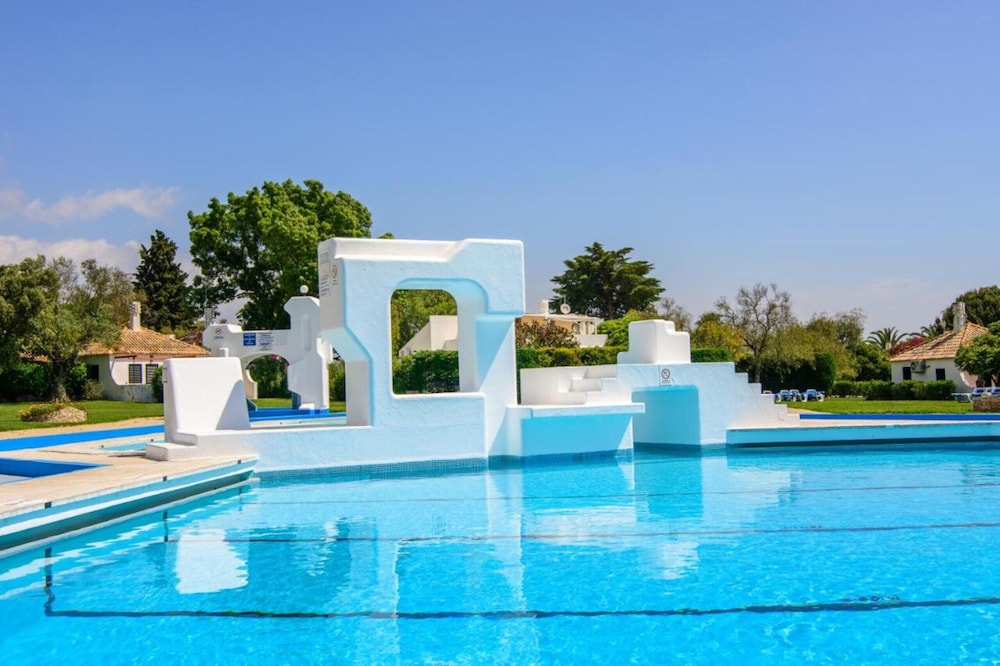 Nice Terrace Pool Studio