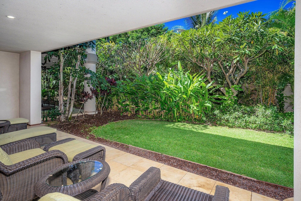Luxurious Ho'olei 12-2, Lush View, Close to Pool, Sleeps 8 in Beds, Central AC!