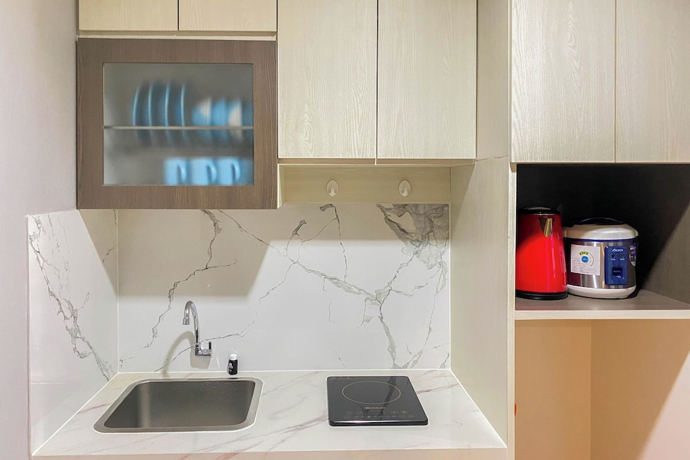Comfort Living 2Br At Cinere Bellevue Suites Apartment
