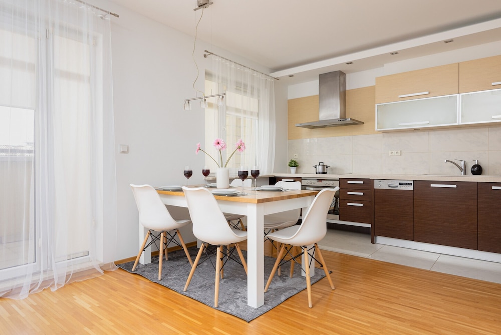 Apartment Aleja Wilanowska by Renters view 5