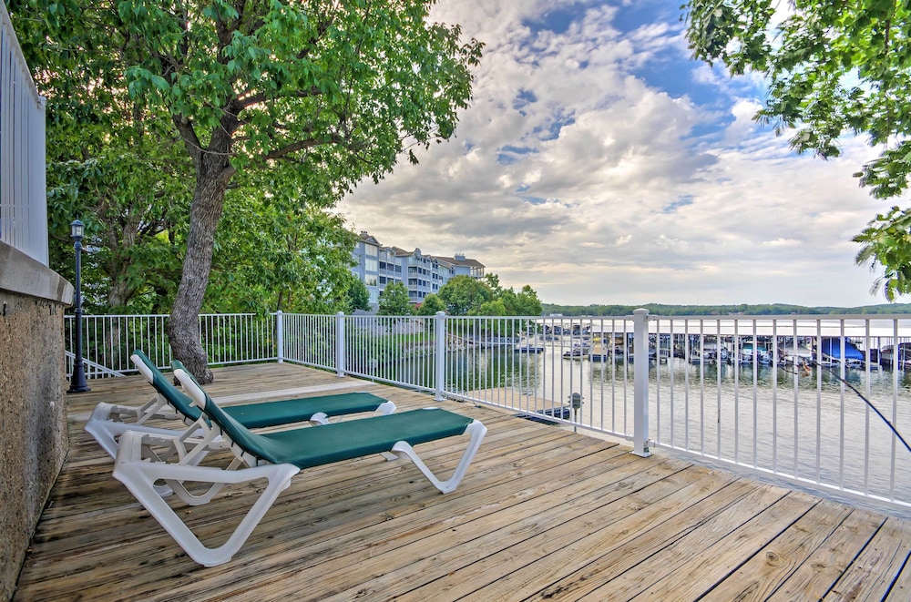 Luxe Lakeside Regatta Bay Getaway w/ Pool Access!