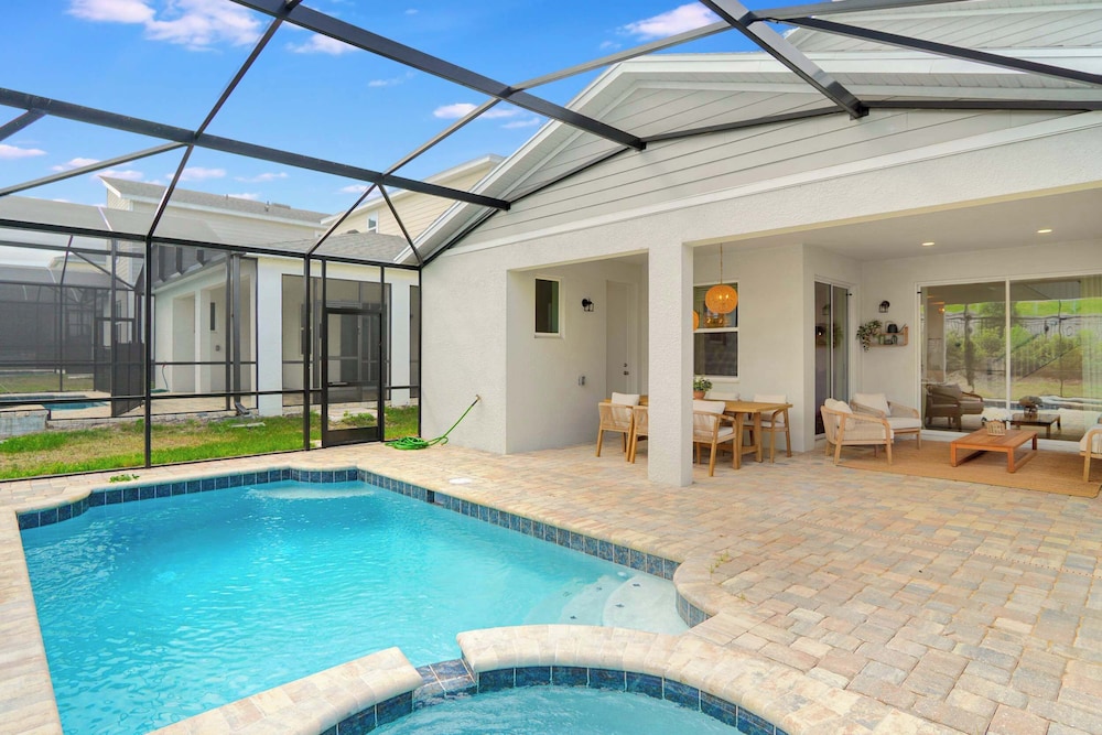 Luxury 7BR Villa, Pool, Spa & Game Room